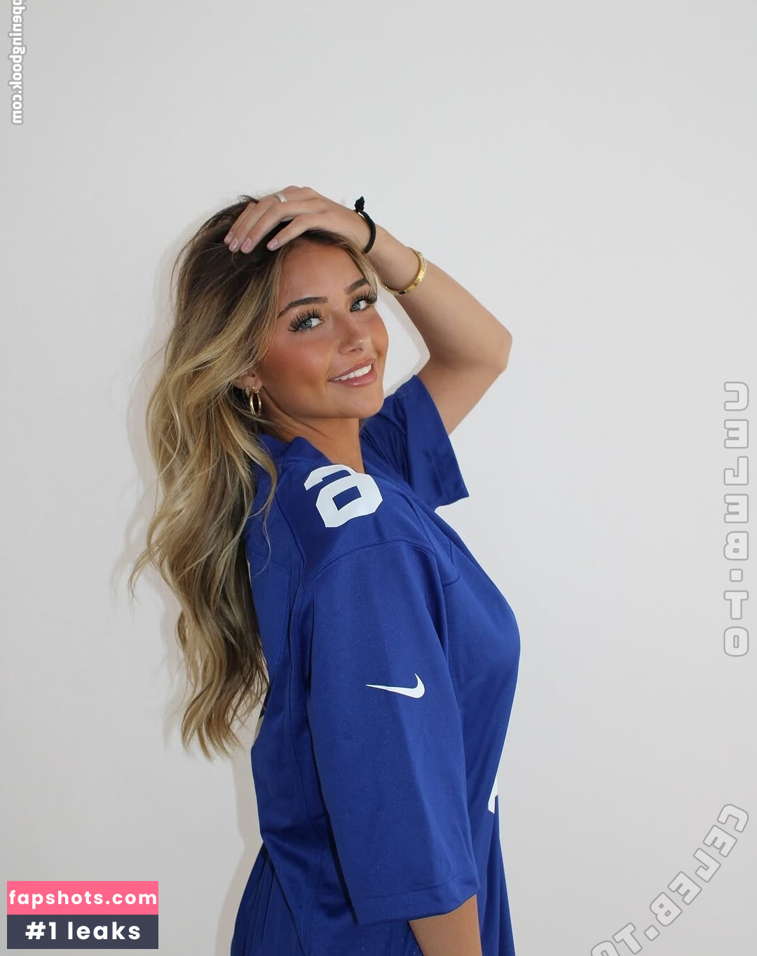 Ava Majury gallery photo #19