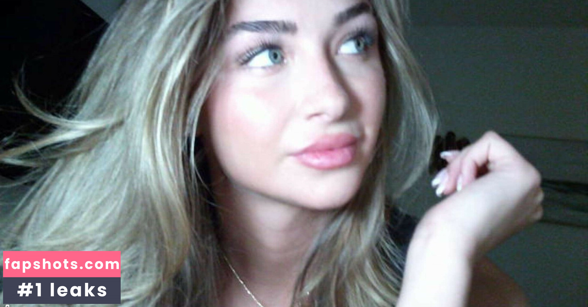 Ava Majury gallery photo #23