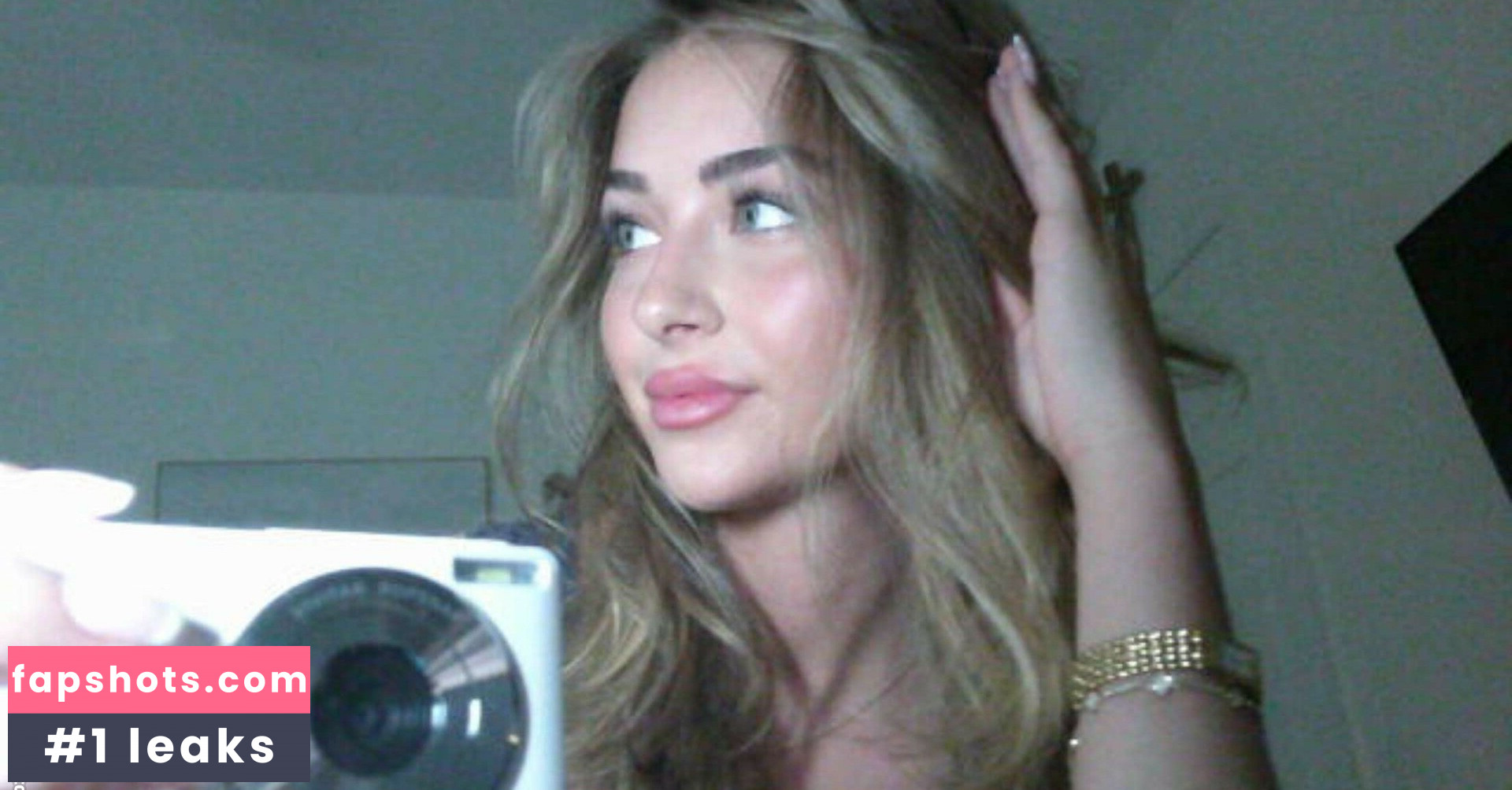 Ava Majury gallery photo #24