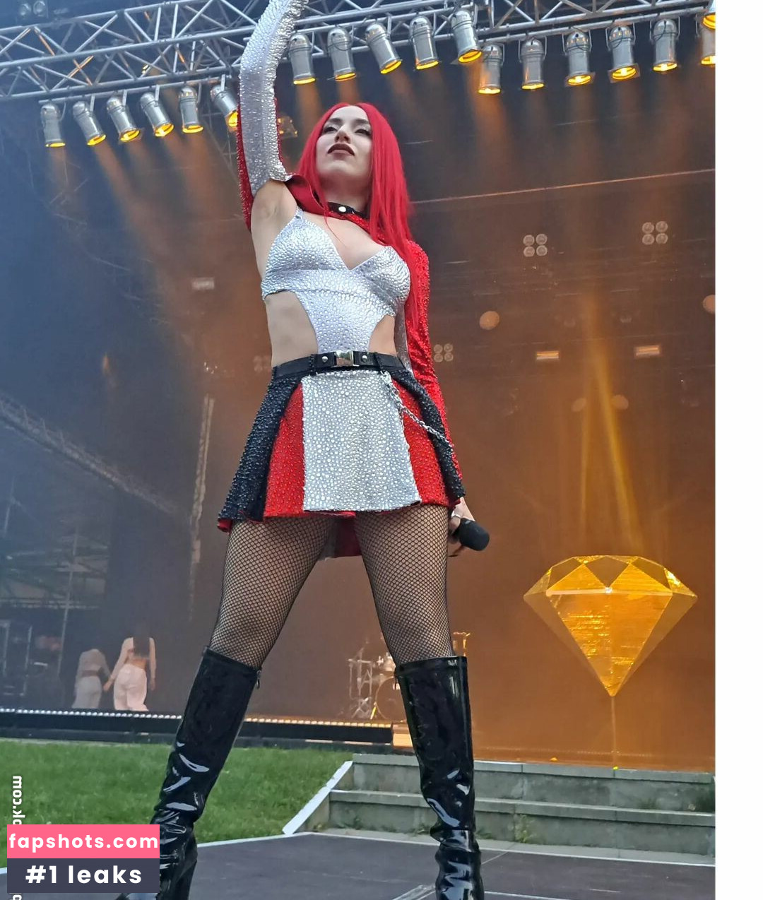 Ava Max Nahé úniky fotek pouze od fanoušků #225 - Fapshots