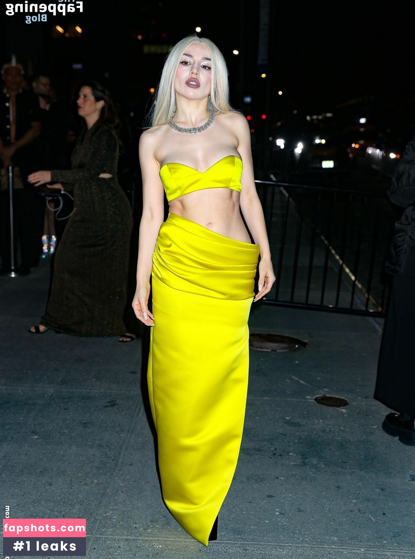 Ava Max Nahé úniky fotek pouze od fanoušků #242 - Fapshots