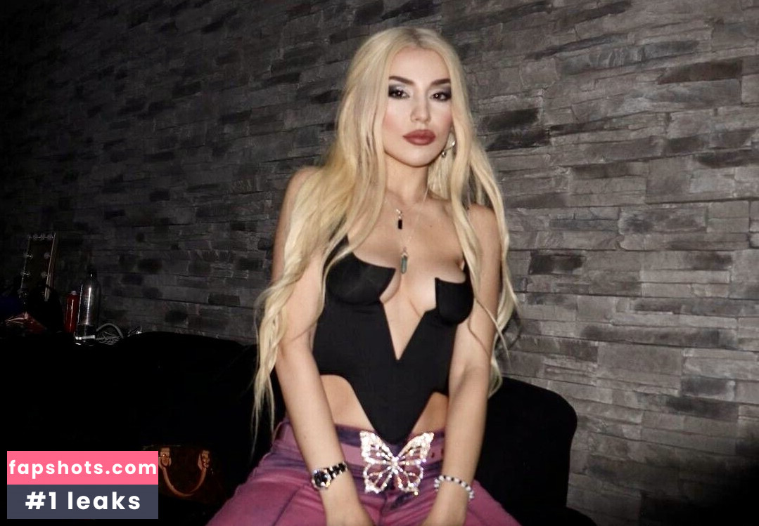Ava Max Nahé úniky fotek pouze od fanoušků #276 - Fapshots
