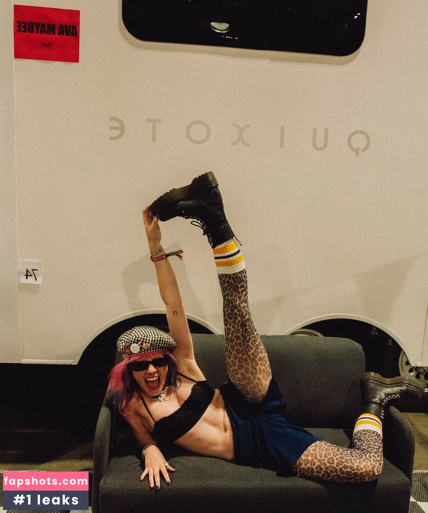 Ava Maybee gallery photo #15