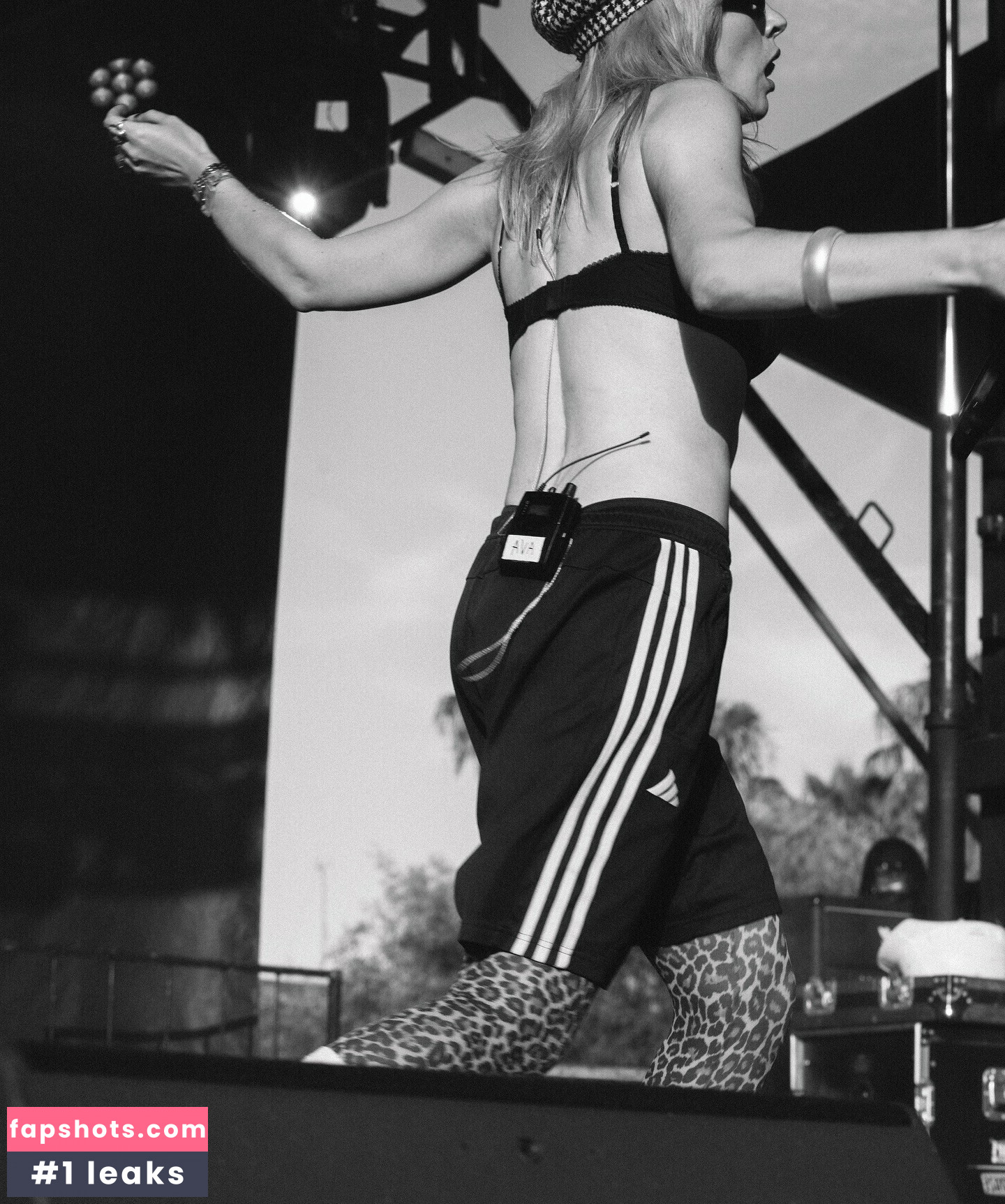 Ava Maybee gallery photo #9