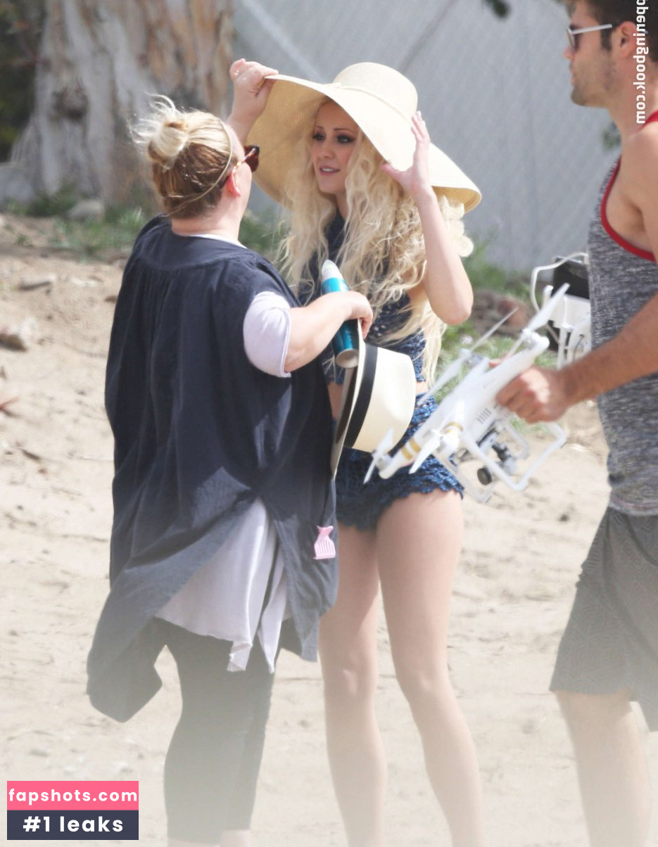 Ava Sambora gallery photo #63