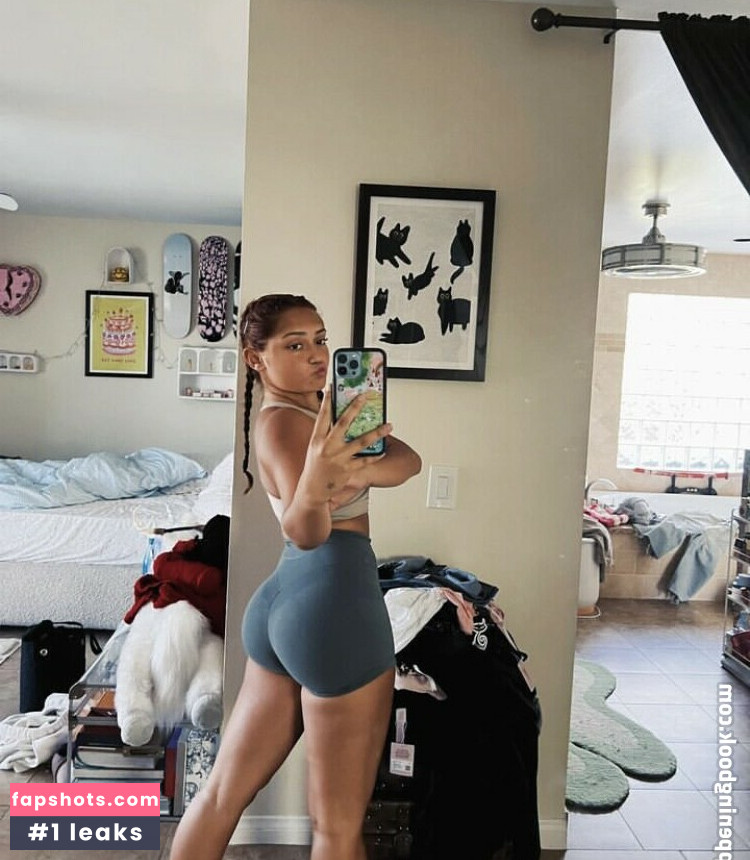 Avani Gregg nude babe gallery