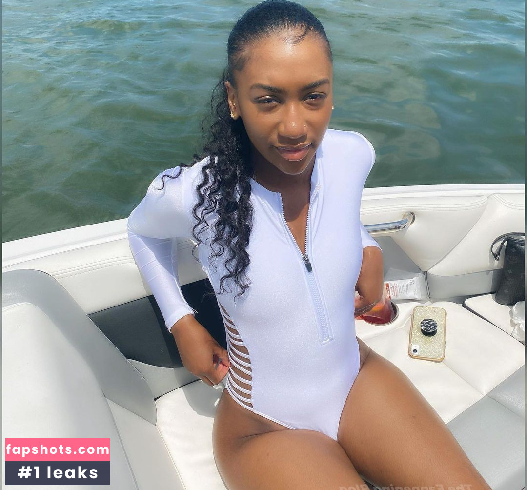 Avery Sterling Nude Leaks OnlyFans Photos #6 - LeakJerk