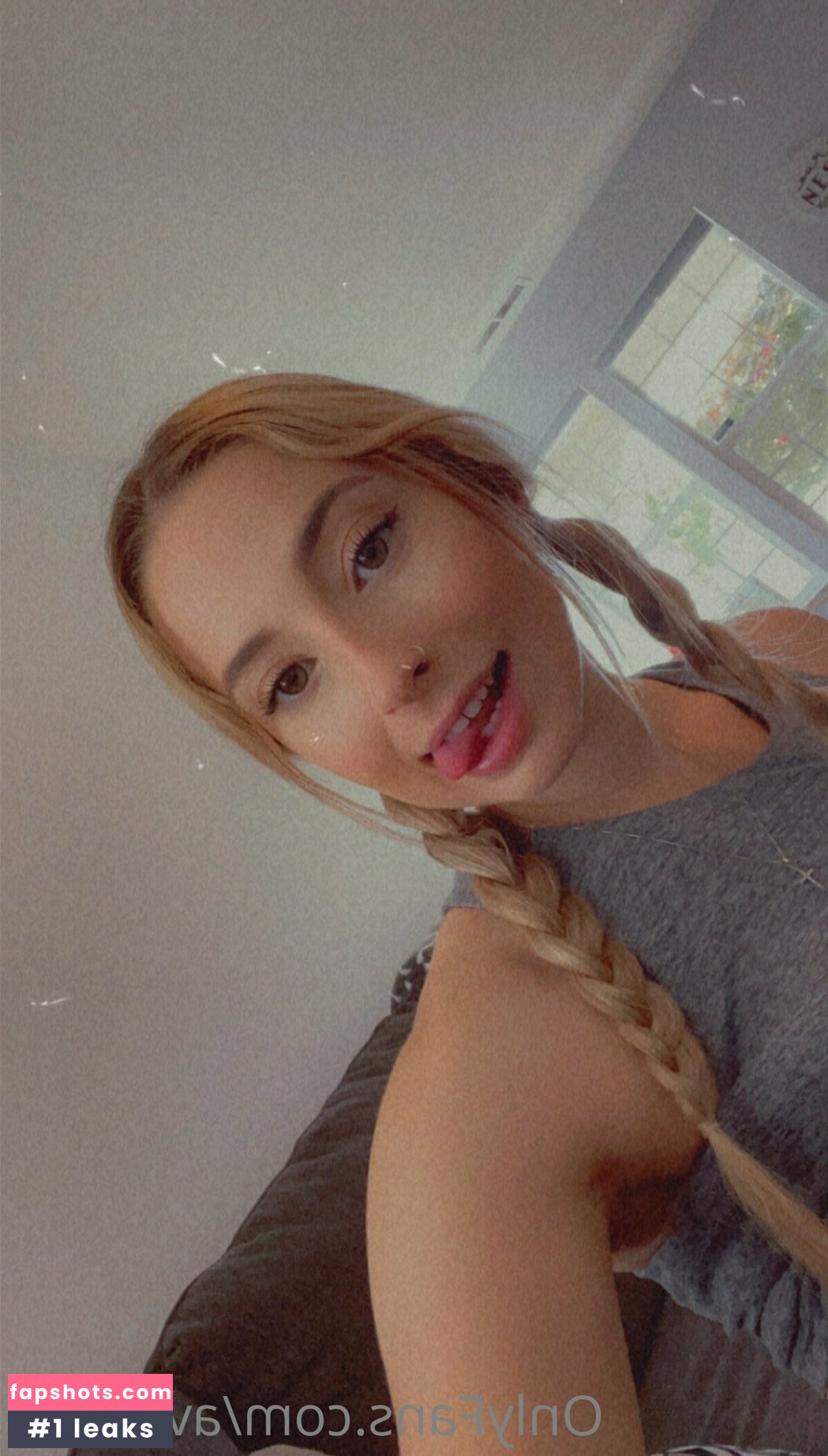 avesfree nude babe gallery