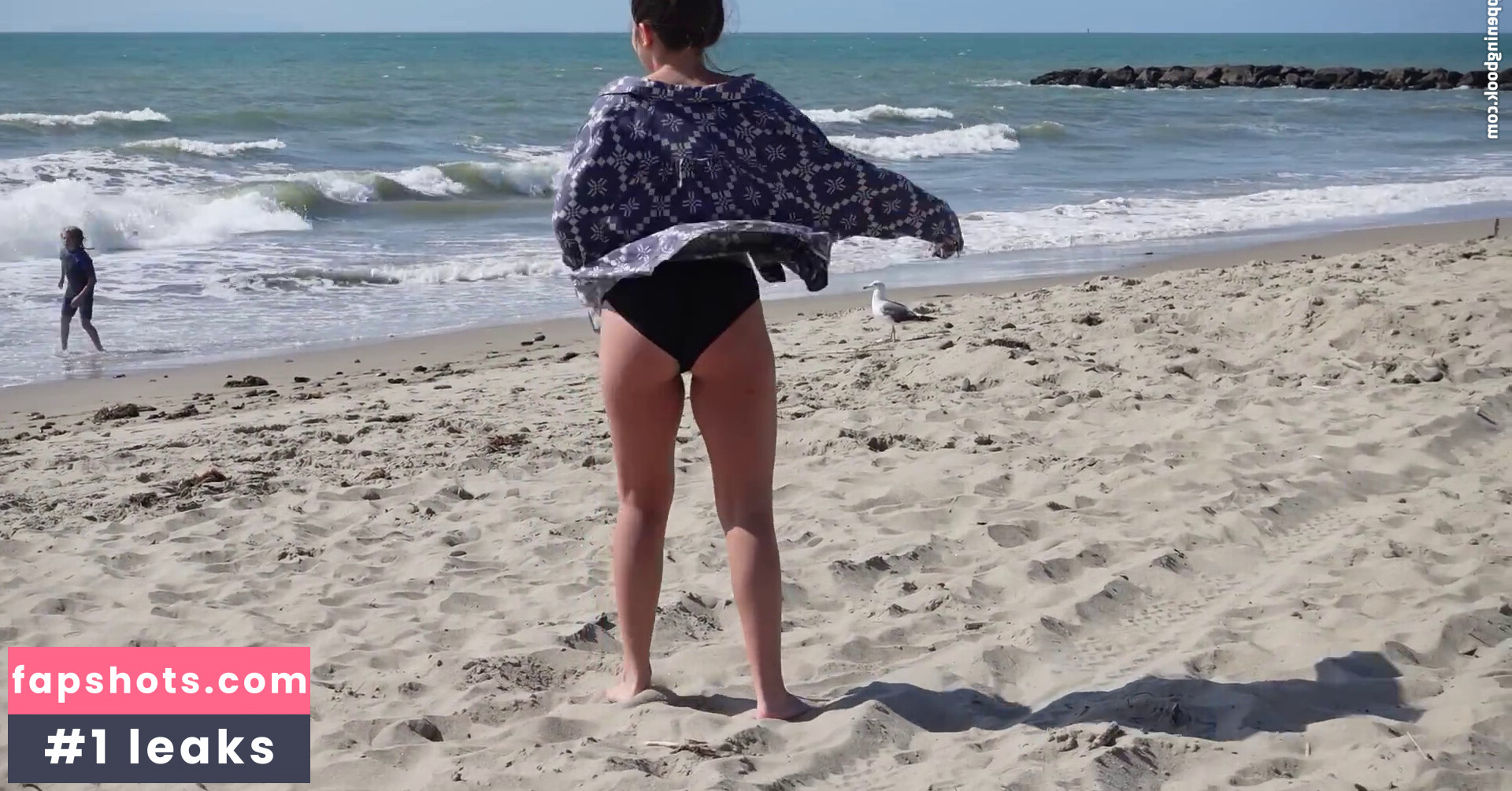 Avia Butler gallery photo #23