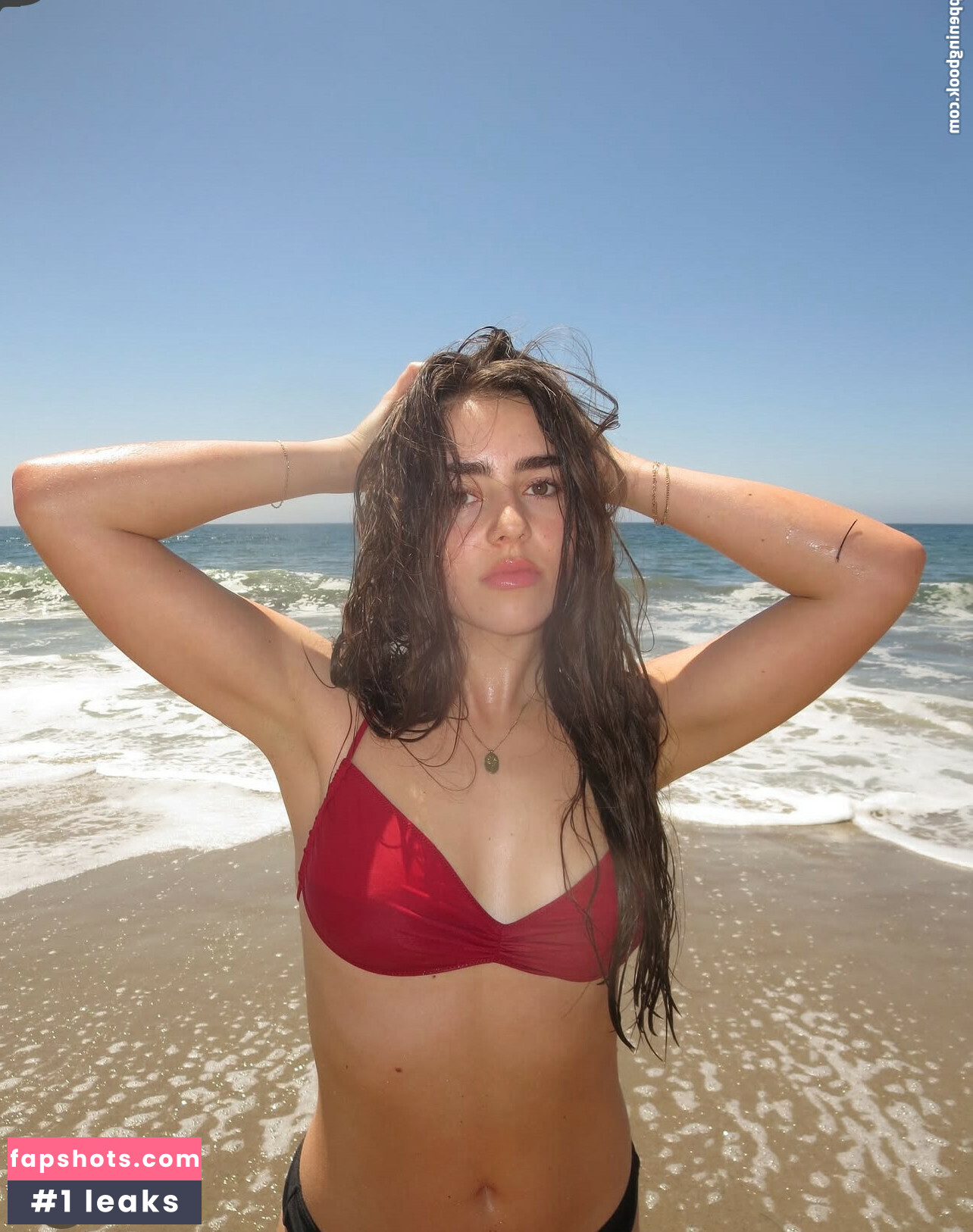 Avia Butler gallery photo #4