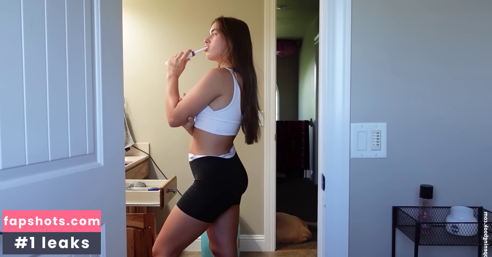 Avia Butler gallery photo #31