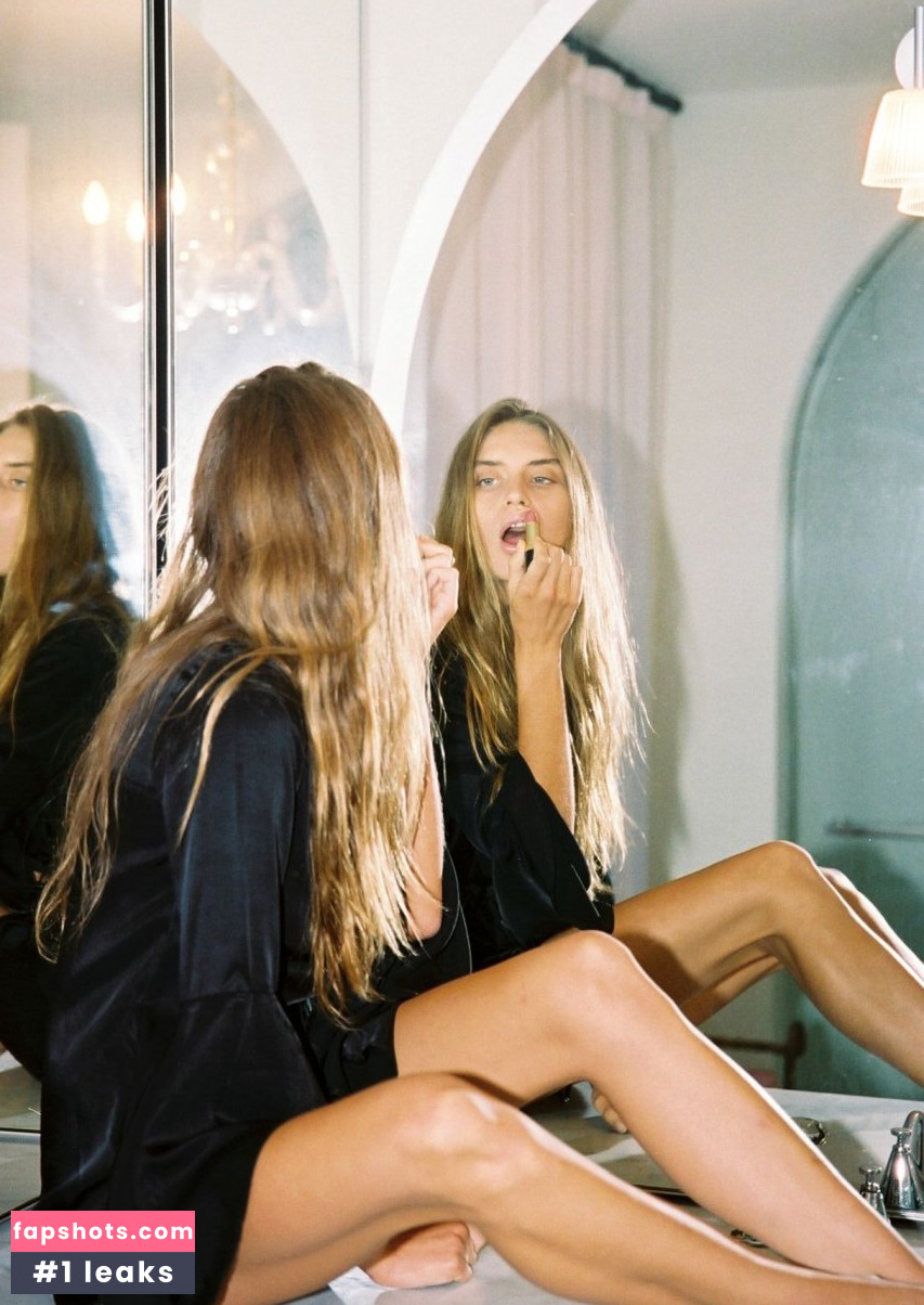 Avril Alexander gallery photo #26