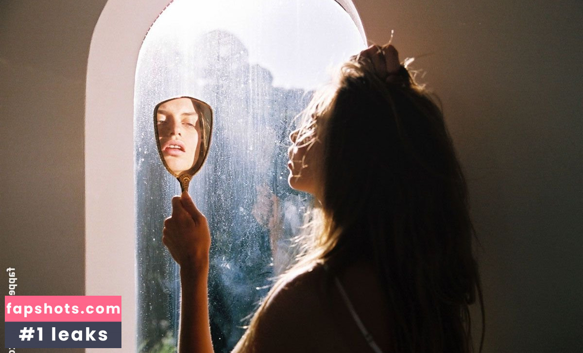 Avril Alexander gallery photo #28