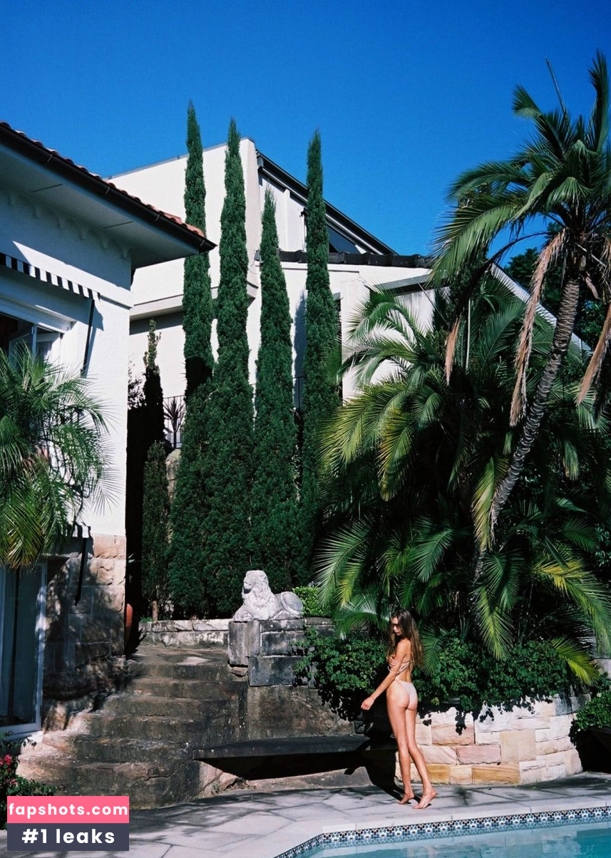 Avril Alexander gallery photo #33