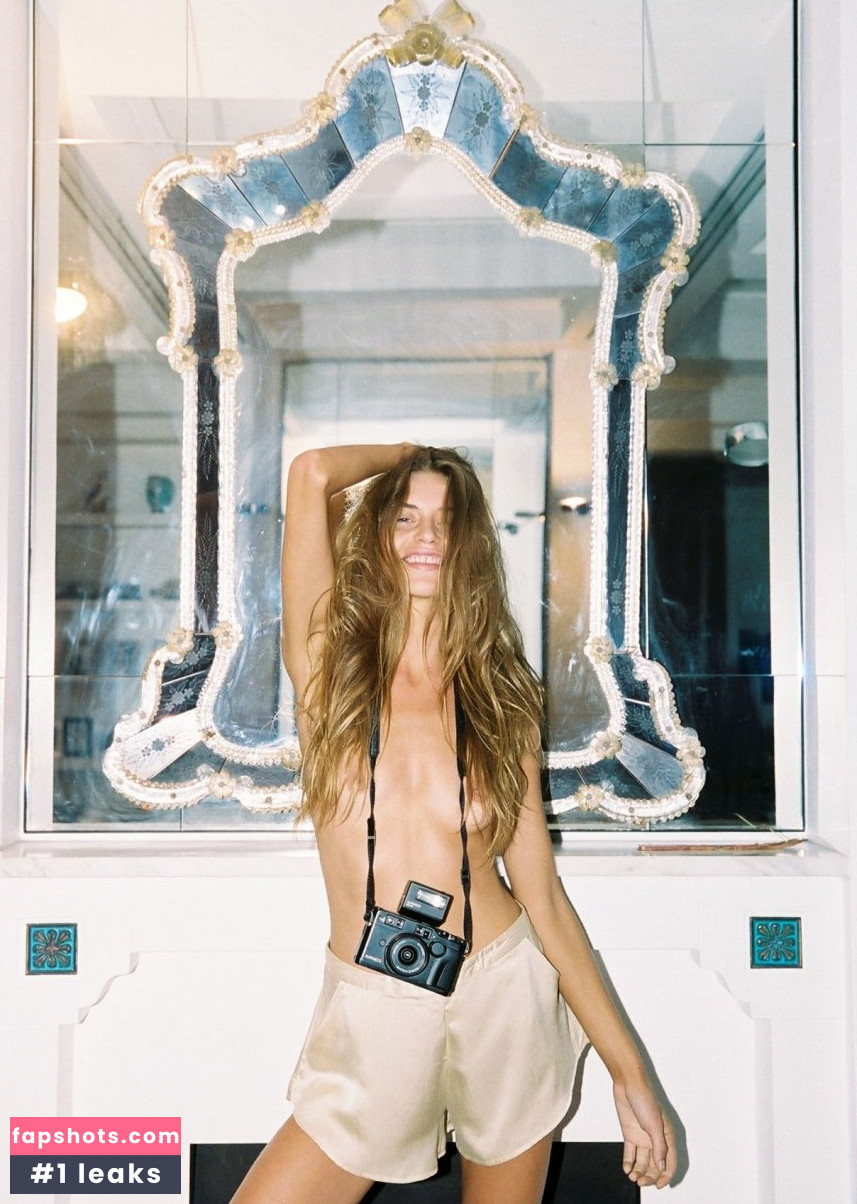 Avril Alexander gallery photo #9