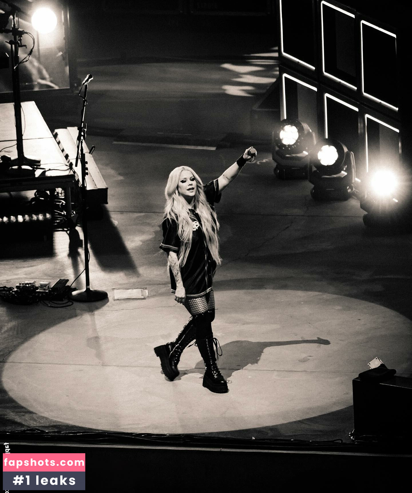 Avril Lavigne Nahé úniky fotek pouze od fanoušků #11 - Fapshots