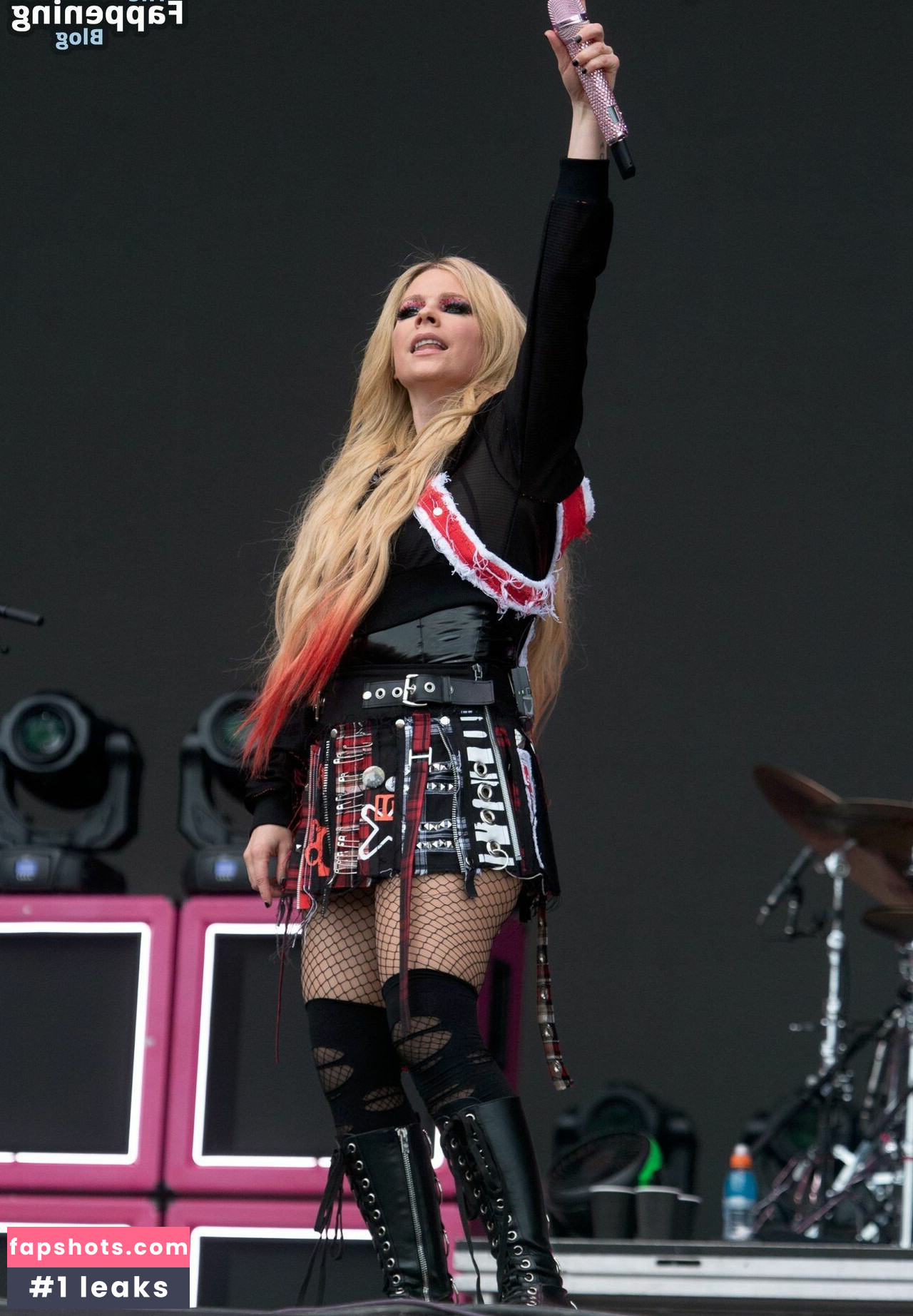 Avril Lavigne Nahé úniky fotek pouze od fanoušků #123 - Fapshots