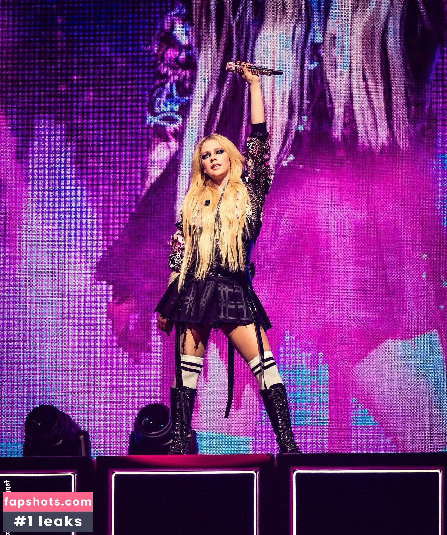 Avril Lavigne Nahé úniky fotek pouze od fanoušků #139 - Fapshots