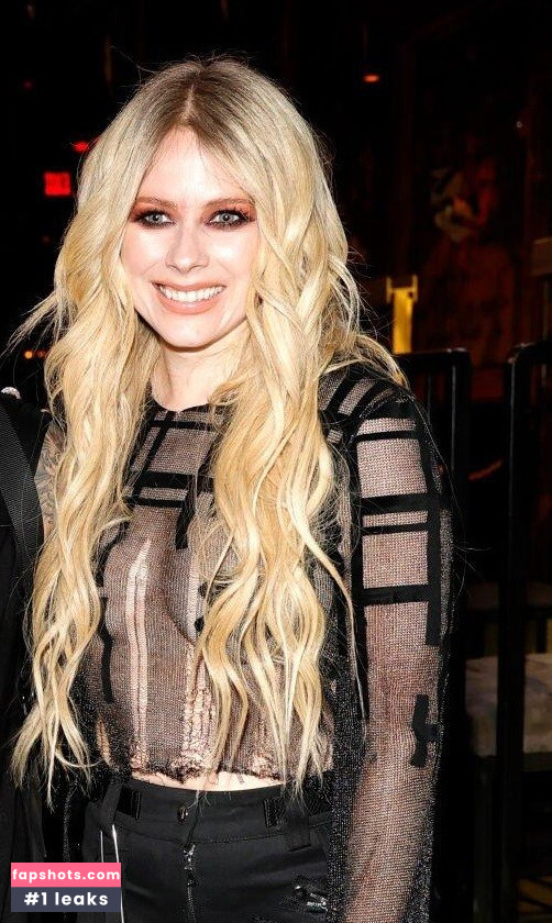 Avril Lavigne Filtración Desnuda OnlyFans Foto #201 - Fapshots