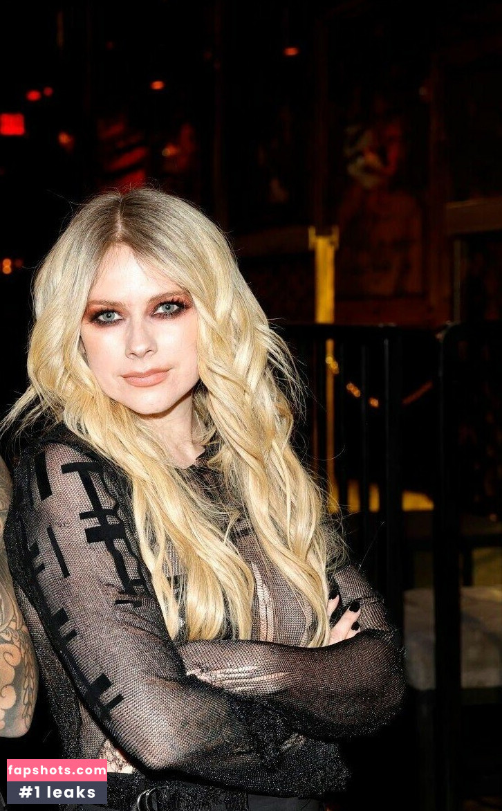 Avril Lavigne Filtración Desnuda OnlyFans Foto #204 - Fapshots