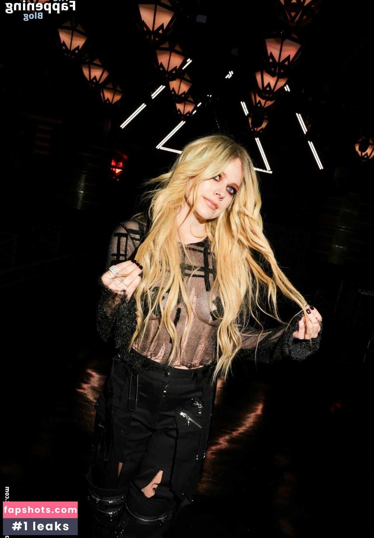 Avril Lavigne Filtración Desnuda OnlyFans Foto #226 - Fapshots