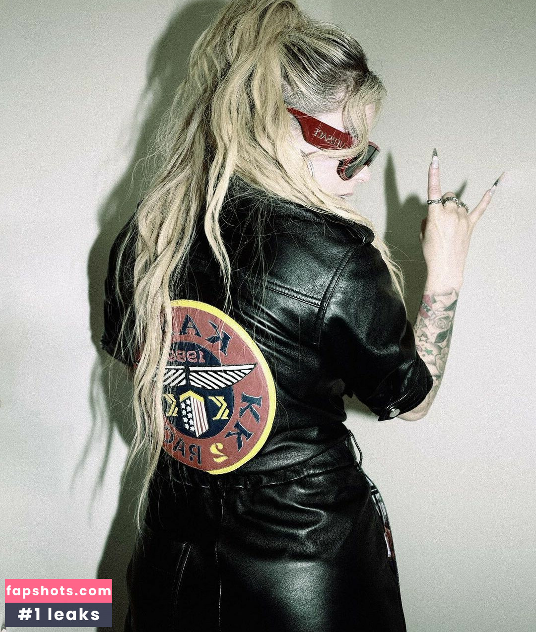 Avril Lavigne Filtración Desnuda OnlyFans Foto #233 - Fapshots