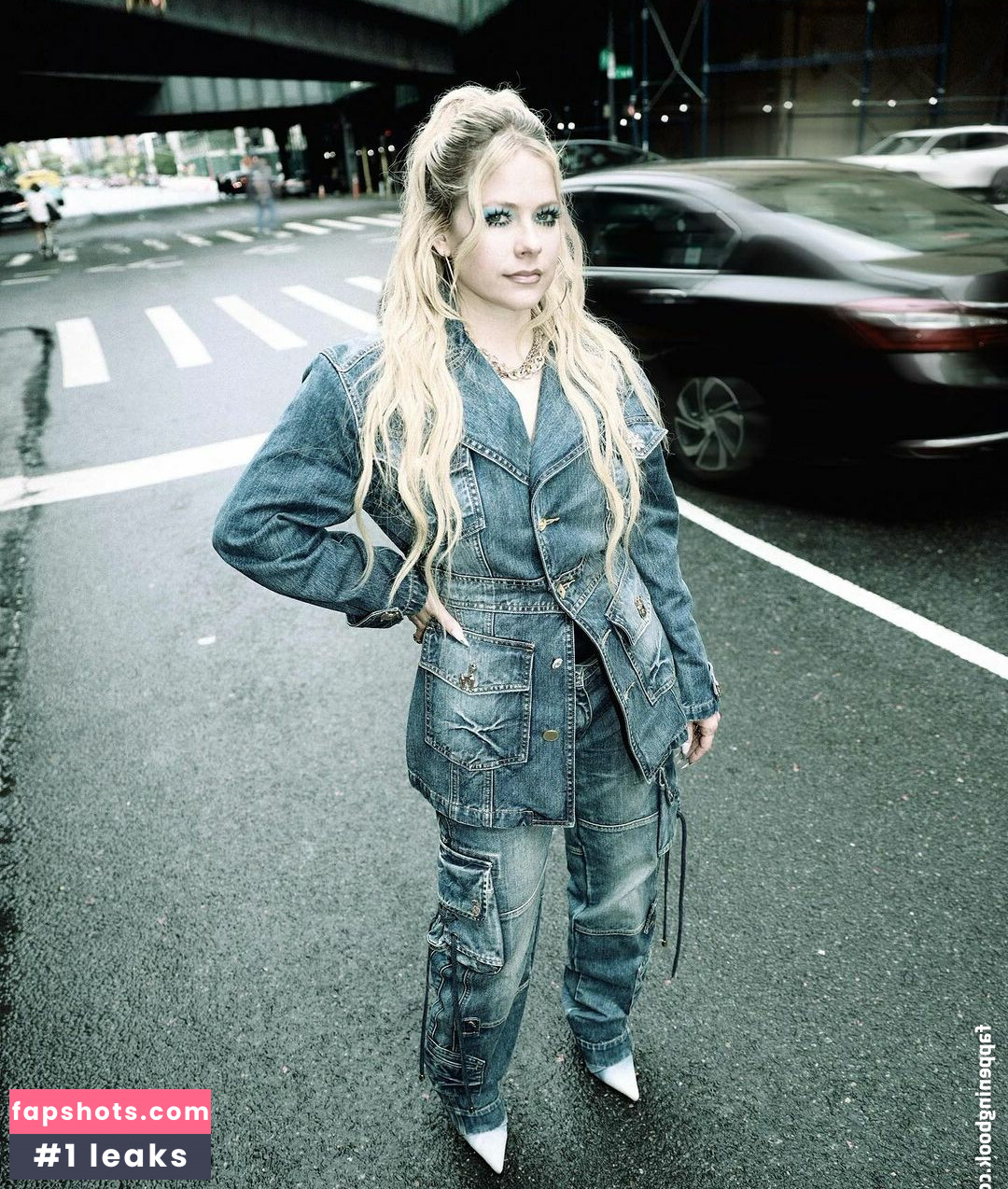 Avril Lavigne Filtración Desnuda OnlyFans Foto #234 - Fapshots