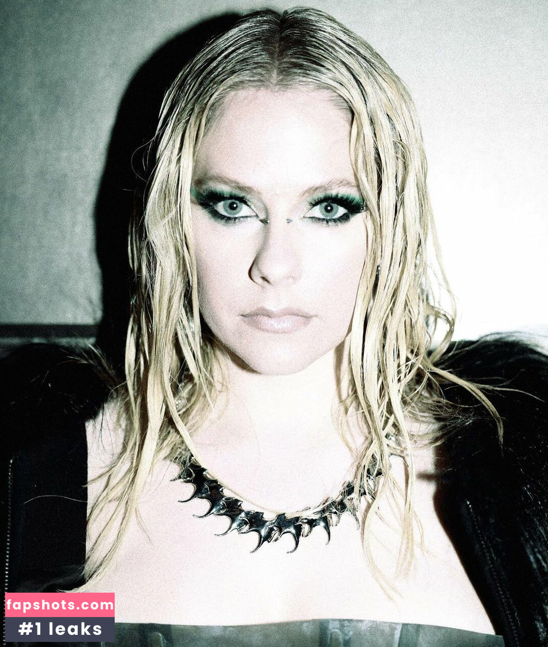 Avril Lavigne Filtración Desnuda OnlyFans Foto #244 - Fapshots