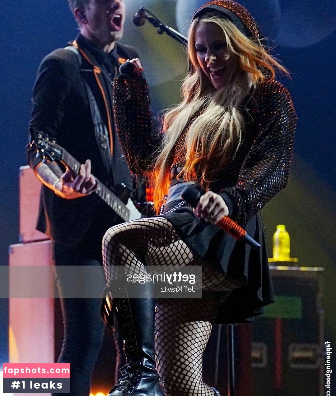 Avril Lavigne Nude Leaks OnlyFans Photos #368 - LeakJerk