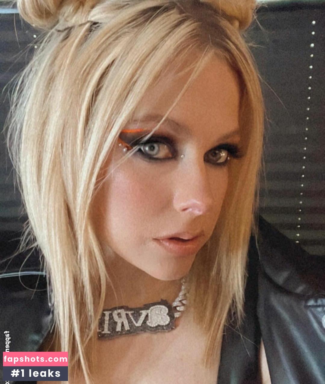 Avril Lavigne Nude Leaks OnlyFans Photos #376 - LeakJerk