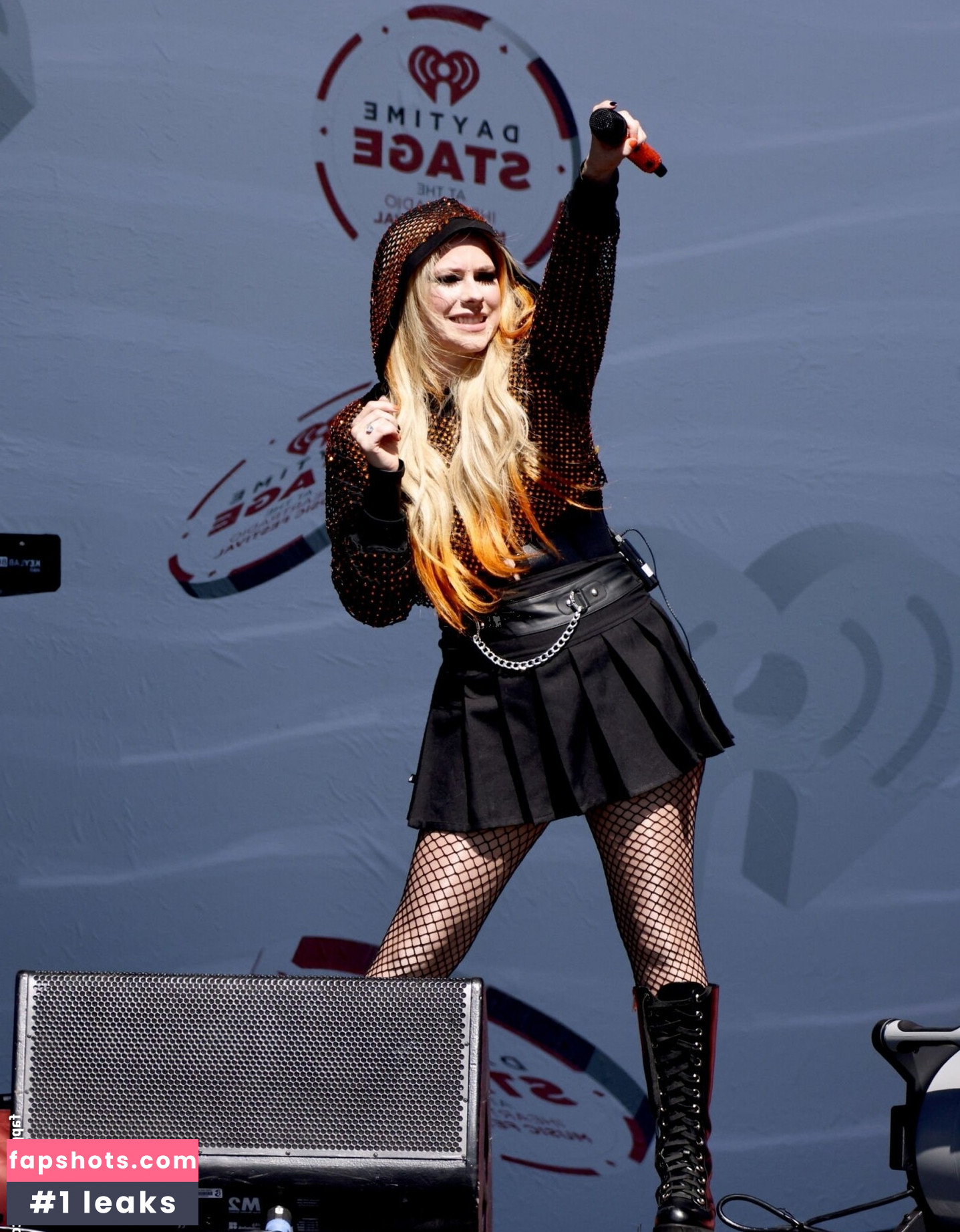 Avril Lavigne Nude Leaks OnlyFans Photos #436 - LeakJerk