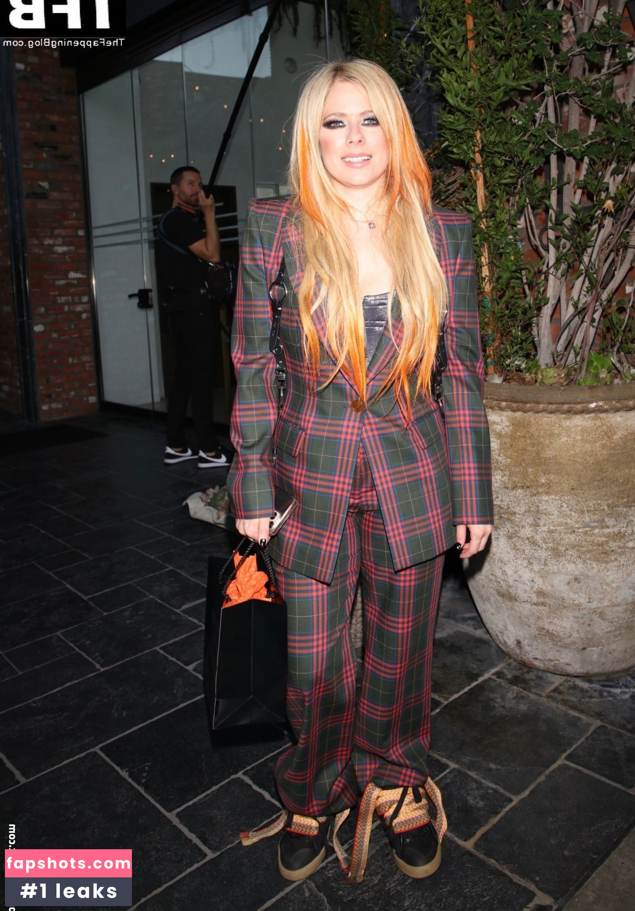 Avril Lavigne Nude Leaks OnlyFans Photos #456 - LeakJerk