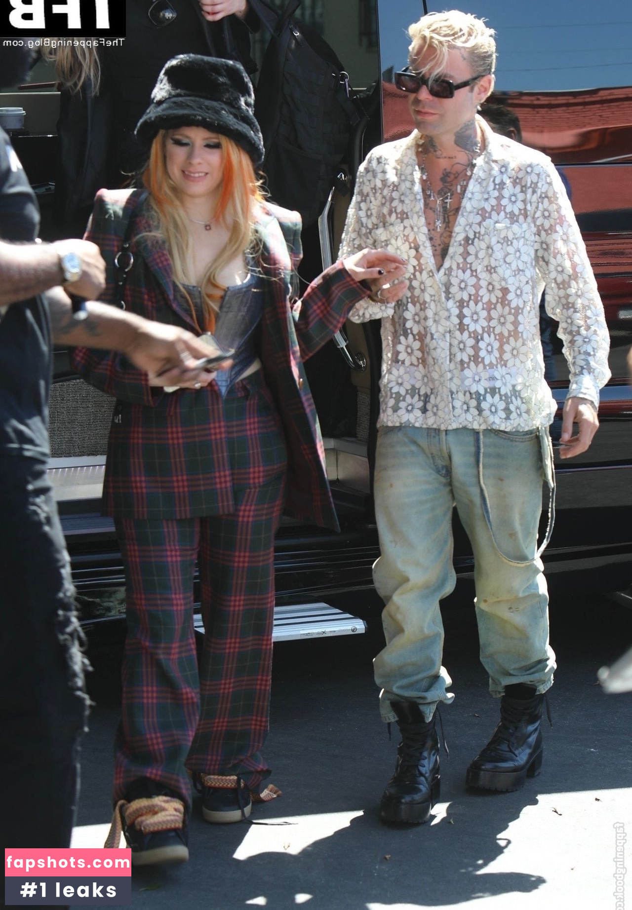 Avril Lavigne Nude Leaks OnlyFans Photos #461 - LeakJerk