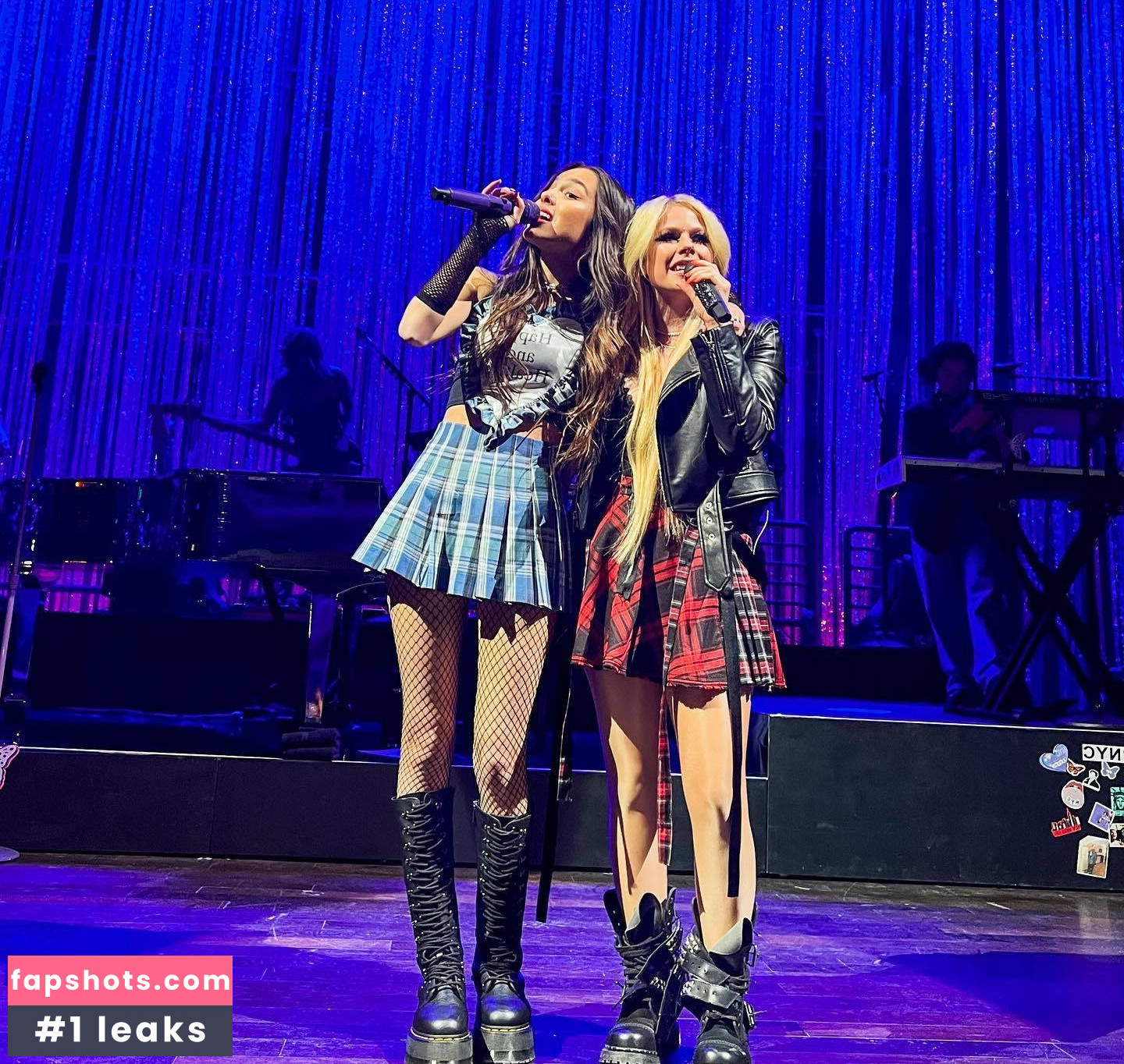 Avril Lavigne Nude Leaks OnlyFans Photos #469 - LeakJerk