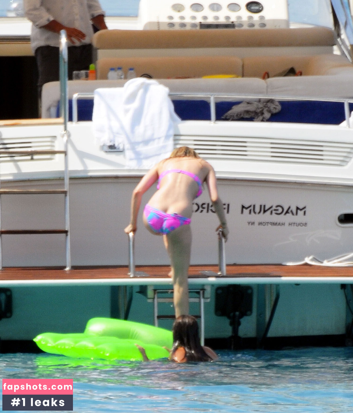 Avril Lavigne Nude Leaks OnlyFans Photos #483 - LeakJerk