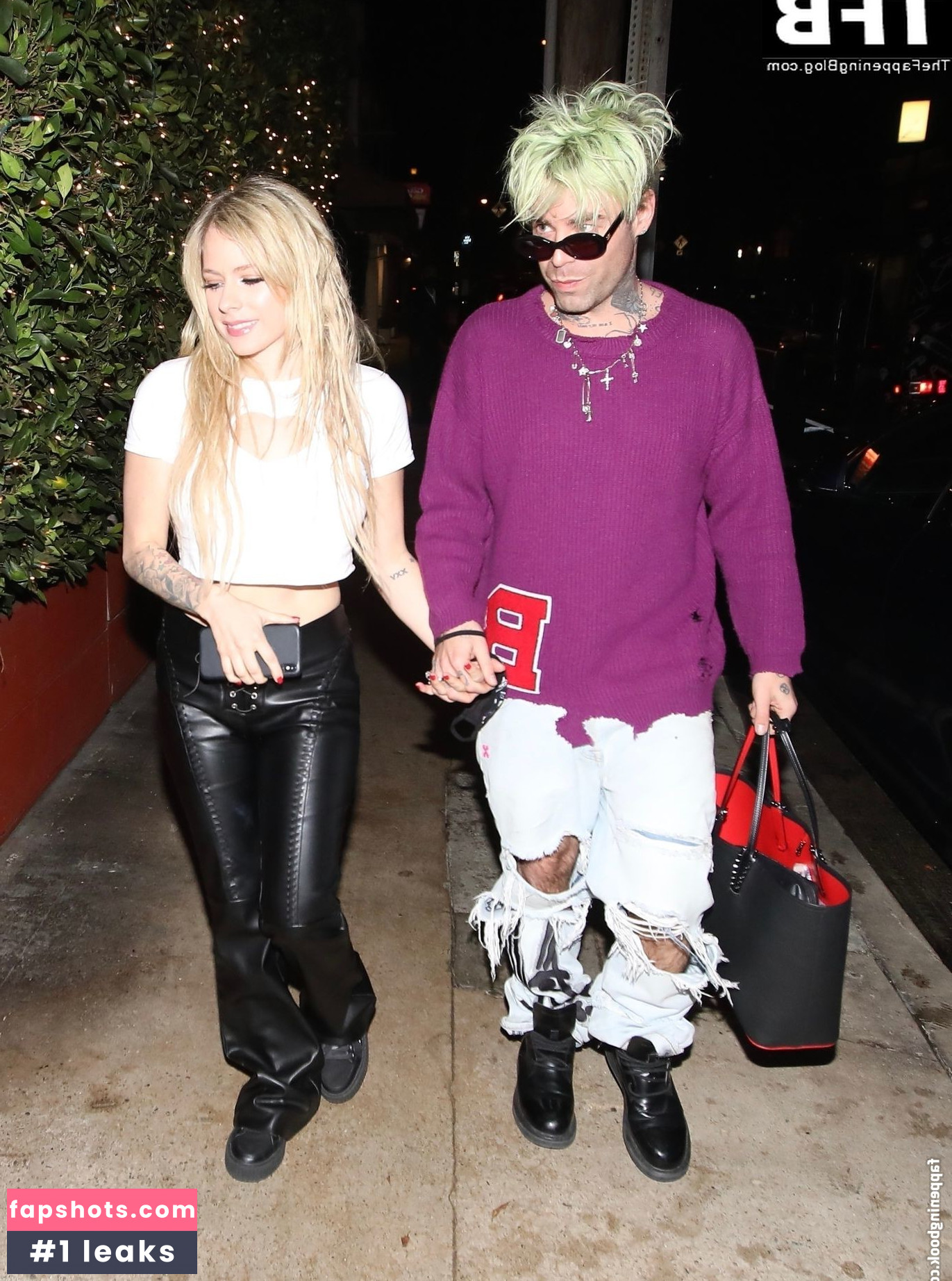 Avril Lavigne Nude Leaks OnlyFans Photos #526 - LeakJerk