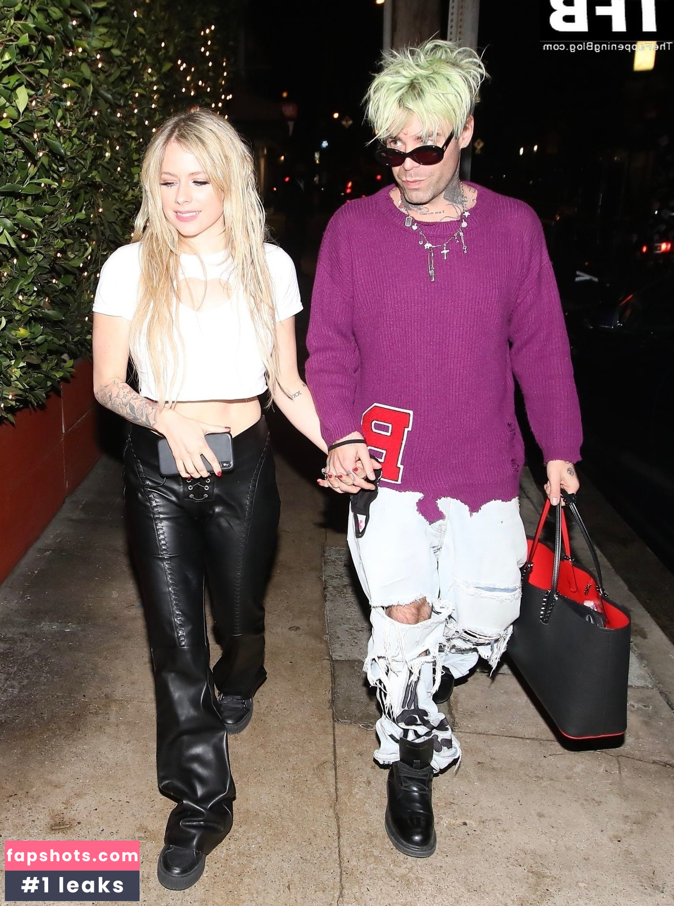 Avril Lavigne Nude Leaks OnlyFans Photos #527 - LeakJerk