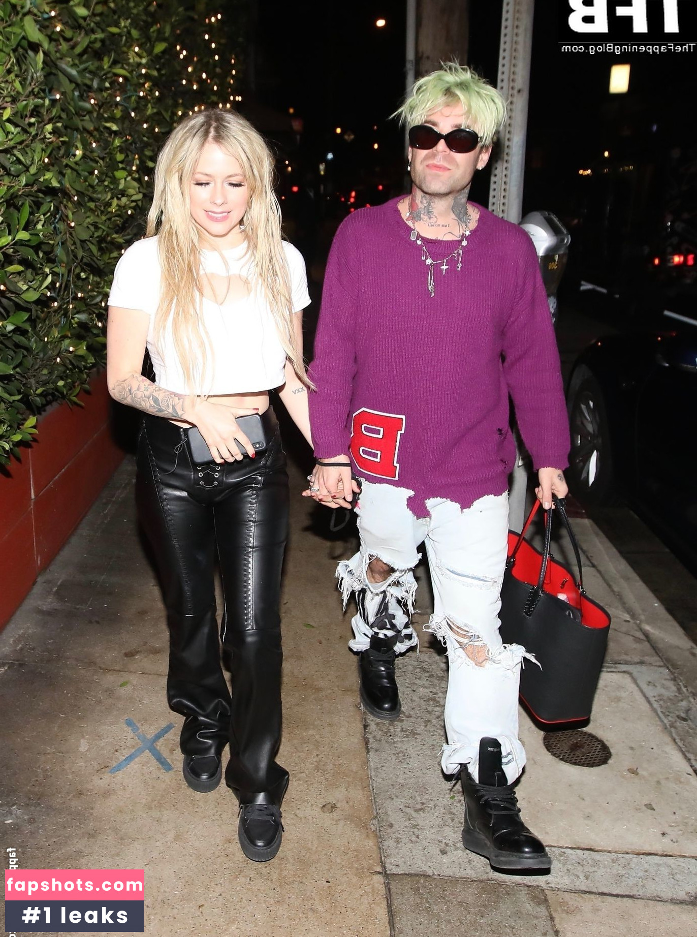 Avril Lavigne Nude Leaks OnlyFans Photos #528 - LeakJerk