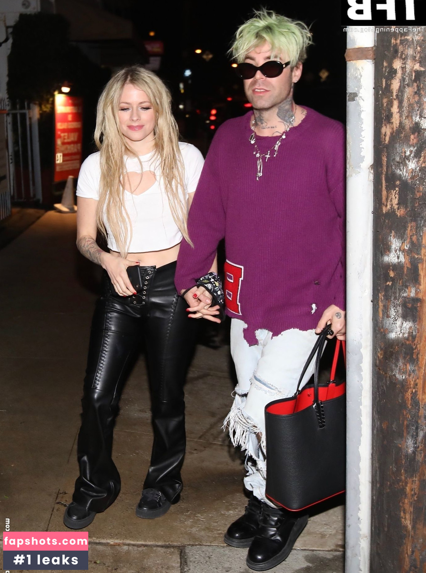 Avril Lavigne Nude Leaks OnlyFans Photos #532 - LeakJerk