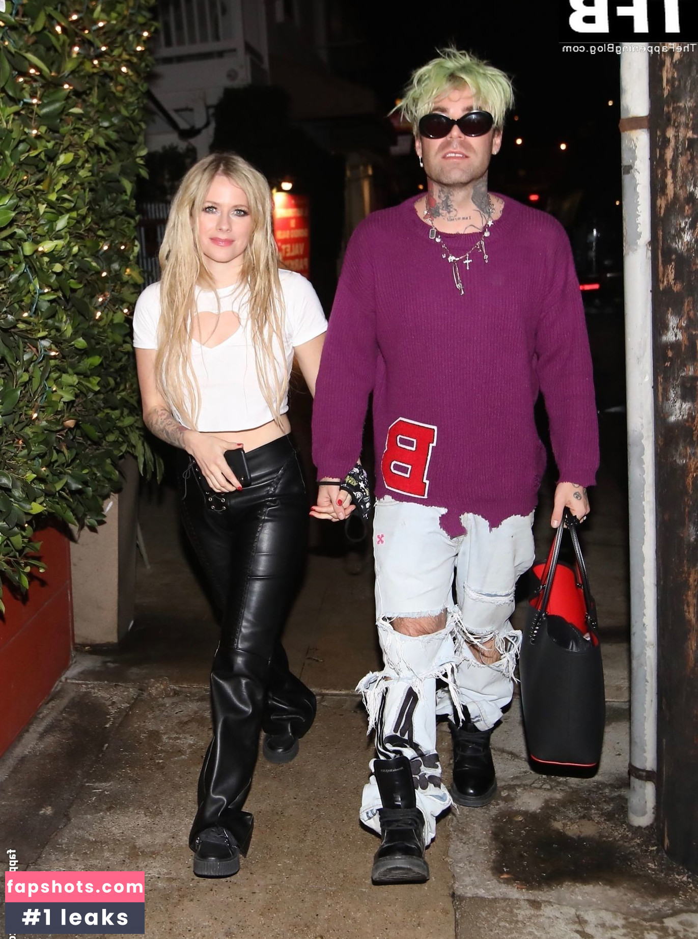 Avril Lavigne Nude Leaks OnlyFans Photos #535 - LeakJerk