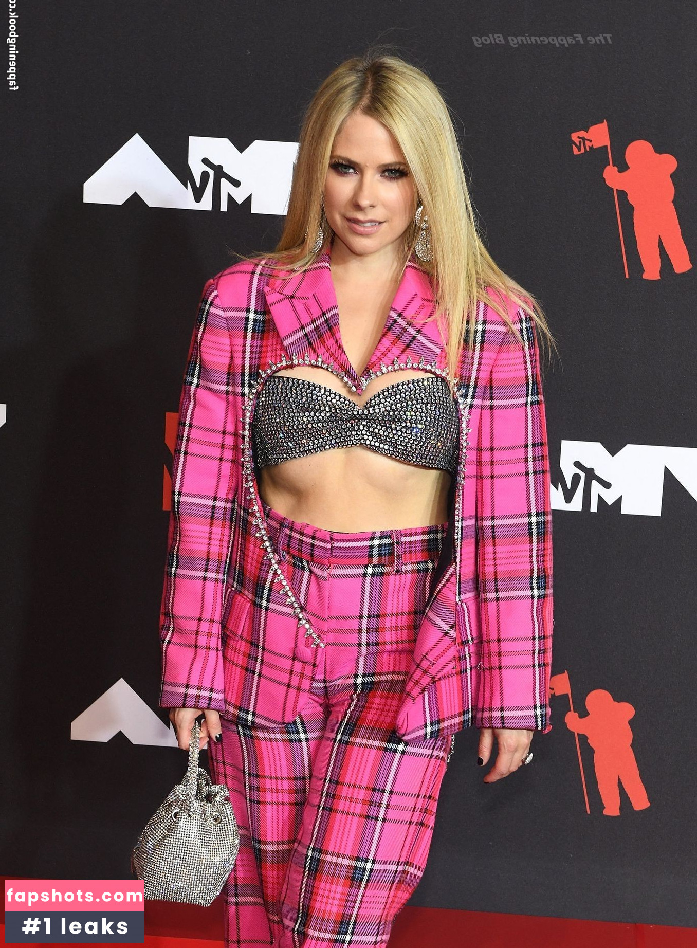 Avril Lavigne Nude Leaks OnlyFans Photos #541 - LeakJerk