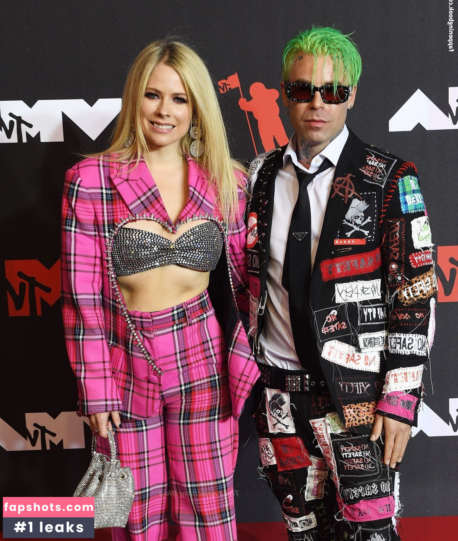 Avril Lavigne Nude Leaks OnlyFans Photos #542 - LeakJerk