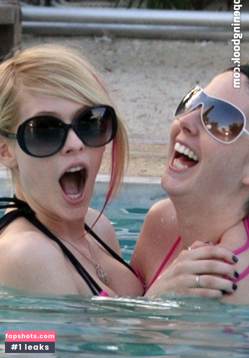 Avril Lavigne Nude Leaks OnlyFans Photos #553 - LeakJerk