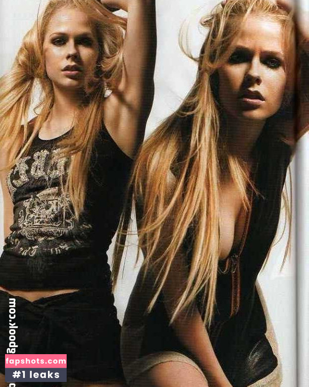 Avril Lavigne Nude Leaks OnlyFans Photos #561 - LeakJerk