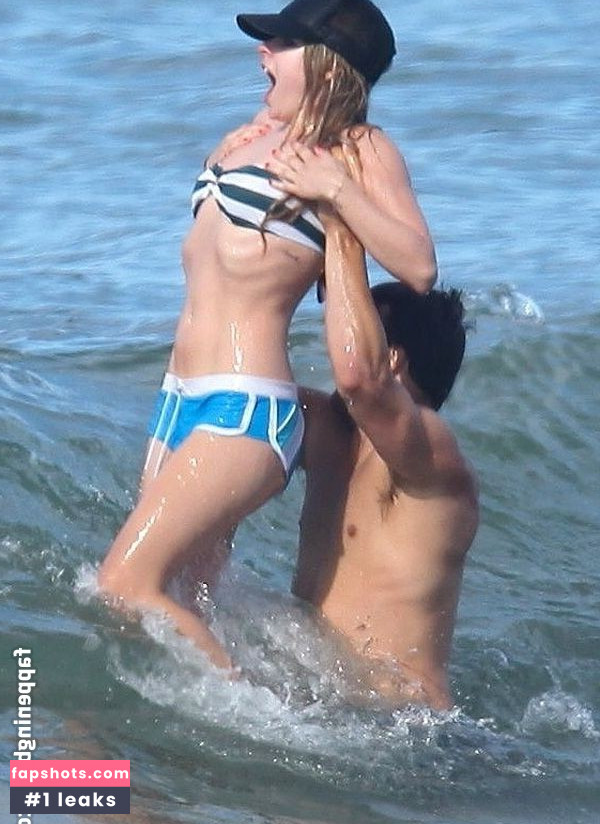 Avril Lavigne Nude Leaks OnlyFans Photos #562 - LeakJerk