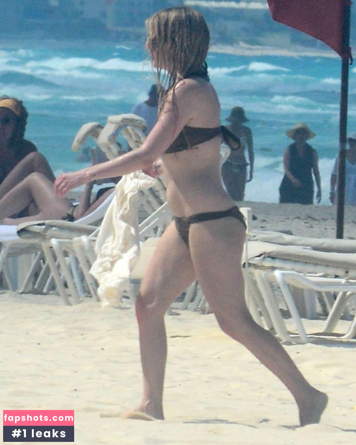 Avril Lavigne Nude Leaks OnlyFans Photos #580 - LeakJerk