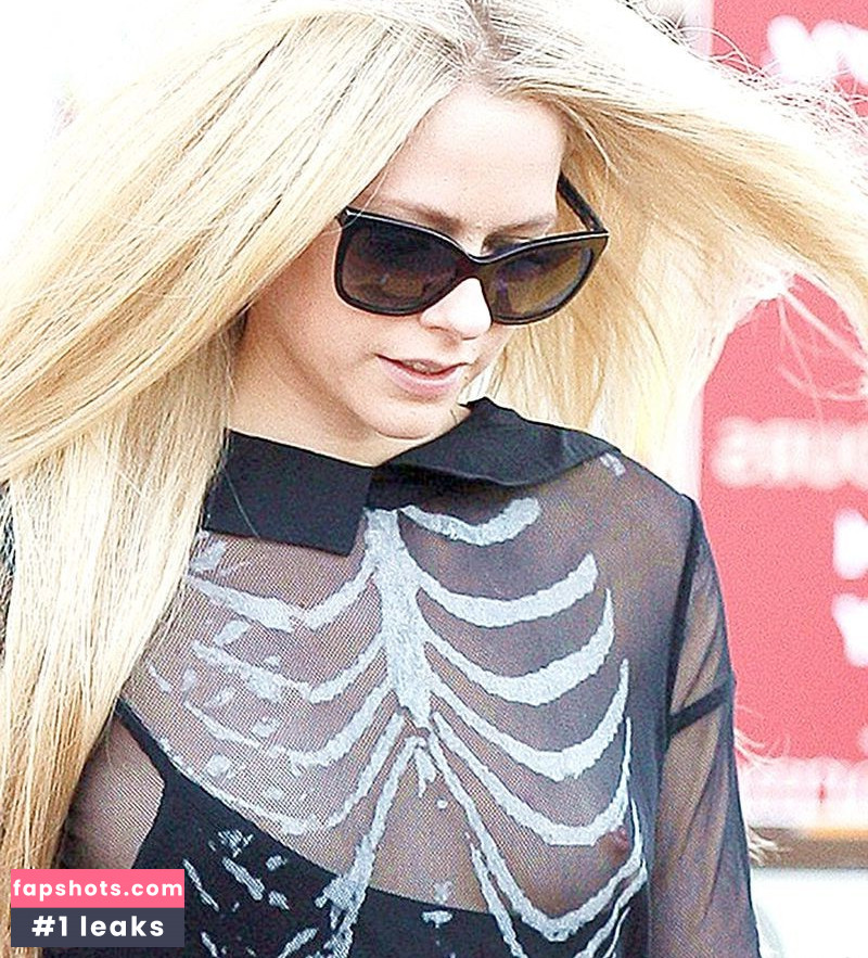 Avril Lavigne Nude Leaks OnlyFans Photos #583 - LeakJerk