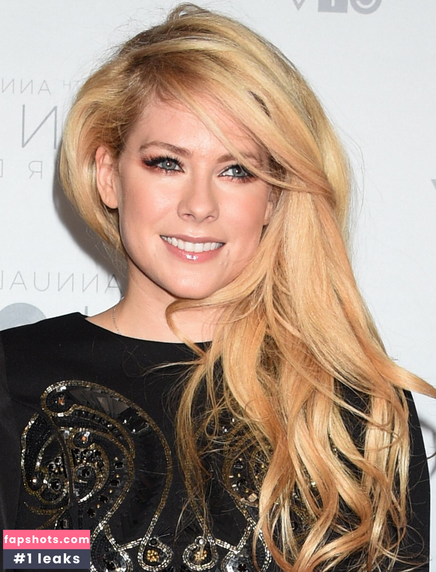 Avril Lavigne Nude Leaks OnlyFans Photos #604 - LeakJerk