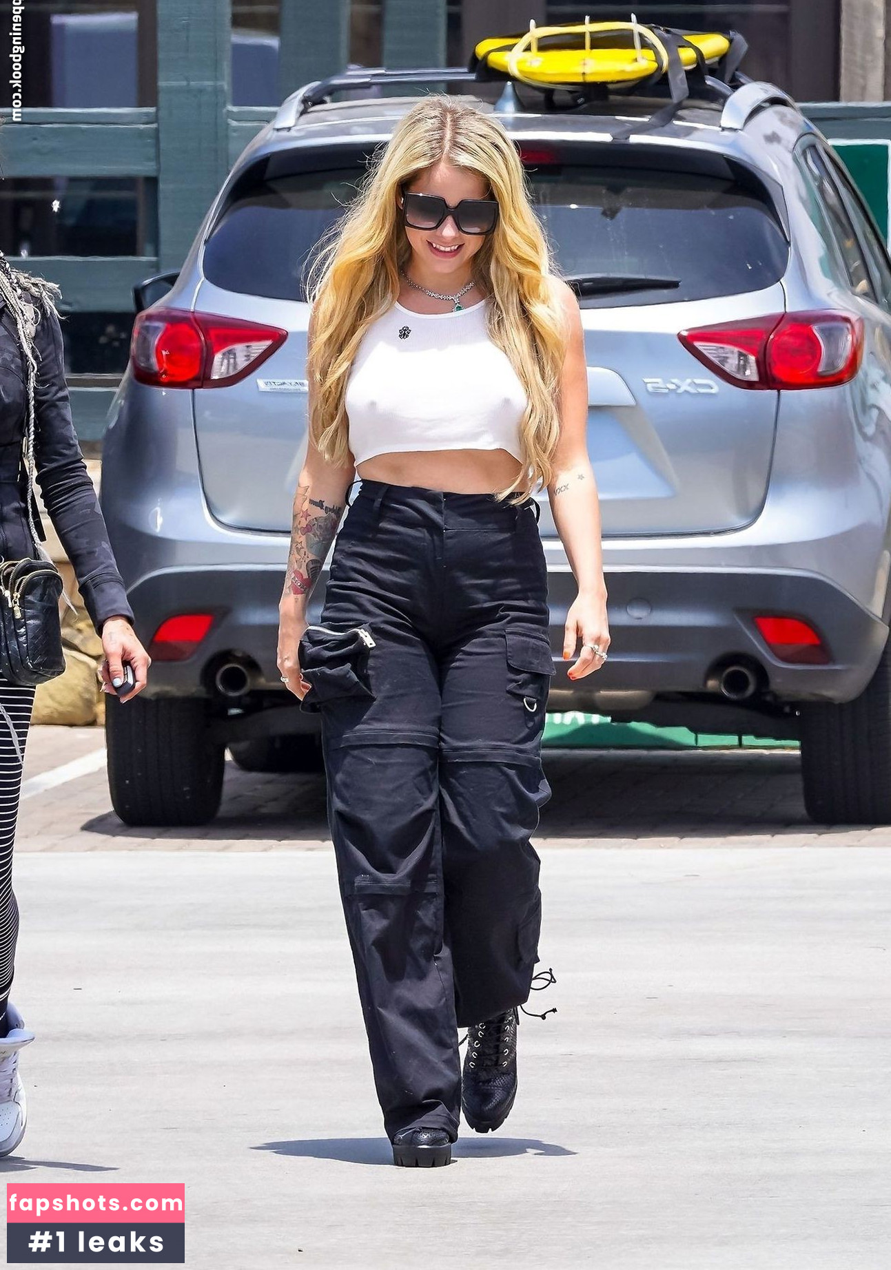 Avril Lavigne Nude Leaks OnlyFans Photos #665 - LeakJerk