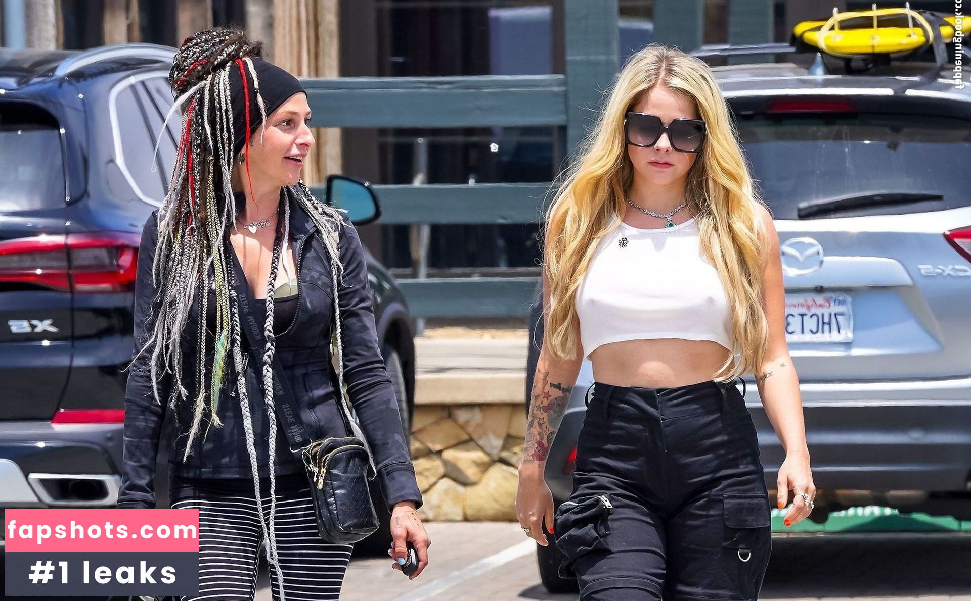 Avril Lavigne Nude Leaks OnlyFans Photos #669 - LeakJerk